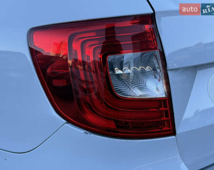 Белый Шкода Суперб, объемом двигателя 2 л и пробегом 235 тыс. км за 12750 $, фото 11 на Automoto.ua