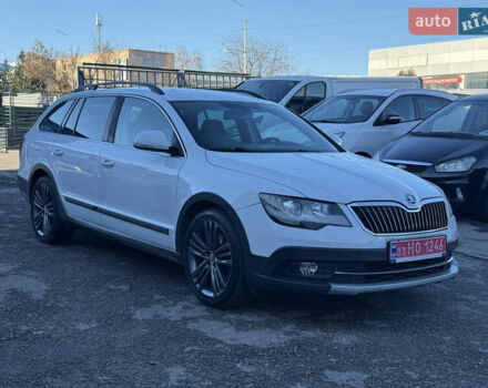 Белый Шкода Суперб, объемом двигателя 2 л и пробегом 235 тыс. км за 12750 $, фото 3 на Automoto.ua