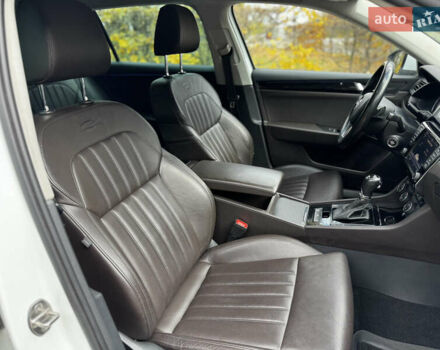 Білий Шкода Суперб, об'ємом двигуна 2 л та пробігом 173 тис. км за 17000 $, фото 25 на Automoto.ua