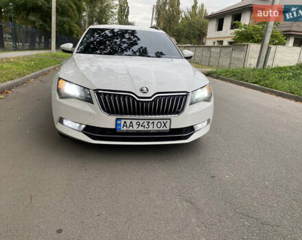 Білий Шкода Суперб, об'ємом двигуна 1.8 л та пробігом 247 тис. км за 13800 $, фото 1 на Automoto.ua