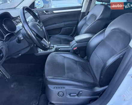 Белый Шкода Суперб, объемом двигателя 2 л и пробегом 235 тыс. км за 12750 $, фото 14 на Automoto.ua