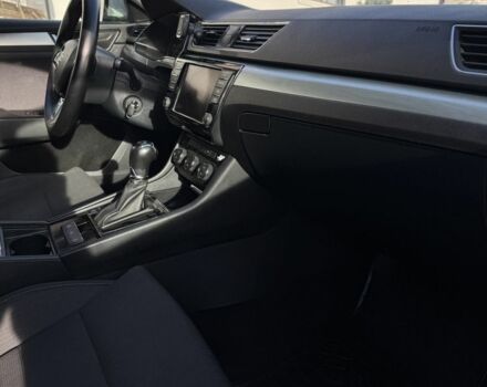 Белый Шкода Суперб, объемом двигателя 1.6 л и пробегом 235 тыс. км за 14200 $, фото 10 на Automoto.ua