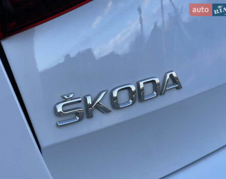 Білий Шкода Суперб, об'ємом двигуна 1.6 л та пробігом 242 тис. км за 13250 $, фото 19 на Automoto.ua