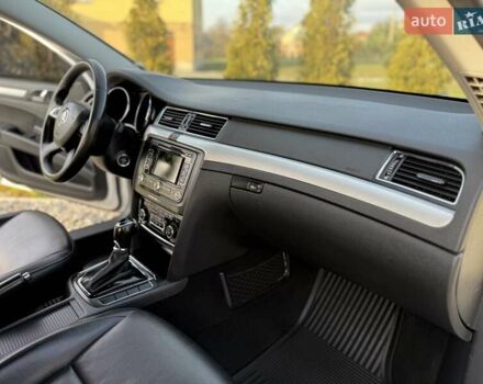 Білий Шкода Суперб, об'ємом двигуна 1.6 л та пробігом 294 тис. км за 11450 $, фото 53 на Automoto.ua