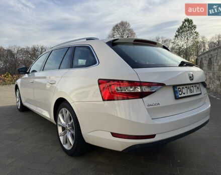 Белый Шкода Суперб, объемом двигателя 1.6 л и пробегом 235 тыс. км за 14000 $, фото 7 на Automoto.ua