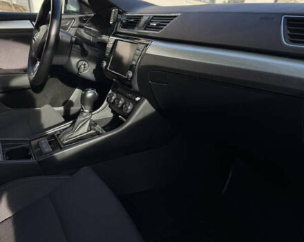 Белый Шкода Суперб, объемом двигателя 1.6 л и пробегом 235 тыс. км за 14000 $, фото 14 на Automoto.ua