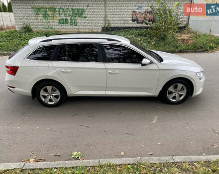 Білий Шкода Суперб, об'ємом двигуна 1.8 л та пробігом 247 тис. км за 13800 $, фото 5 на Automoto.ua