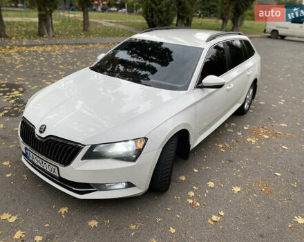 Белый Шкода Суперб, объемом двигателя 1.8 л и пробегом 248 тыс. км за 13700 $, фото 1 на Automoto.ua