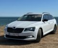 Білий Шкода Суперб, об'ємом двигуна 2 л та пробігом 240 тис. км за 16900 $, фото 1 на Automoto.ua