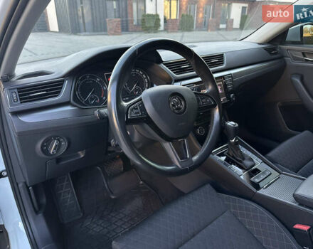 Белый Шкода Суперб, объемом двигателя 1.97 л и пробегом 225 тыс. км за 17800 $, фото 24 на Automoto.ua