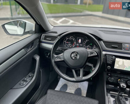 Белый Шкода Суперб, объемом двигателя 2 л и пробегом 254 тыс. км за 15800 $, фото 45 на Automoto.ua