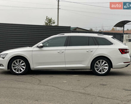 Белый Шкода Суперб, объемом двигателя 2 л и пробегом 254 тыс. км за 15800 $, фото 17 на Automoto.ua