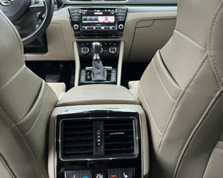 Белый Шкода Суперб, объемом двигателя 1.97 л и пробегом 323 тыс. км за 14500 $, фото 17 на Automoto.ua