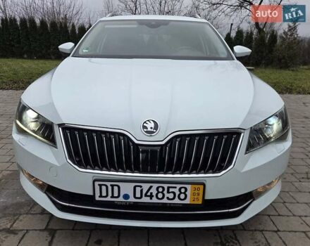 Білий Шкода Суперб, об'ємом двигуна 2 л та пробігом 288 тис. км за 15999 $, фото 2 на Automoto.ua