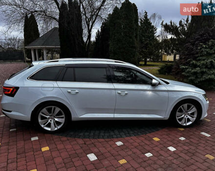 Белый Шкода Суперб, объемом двигателя 2 л и пробегом 250 тыс. км за 13900 $, фото 11 на Automoto.ua