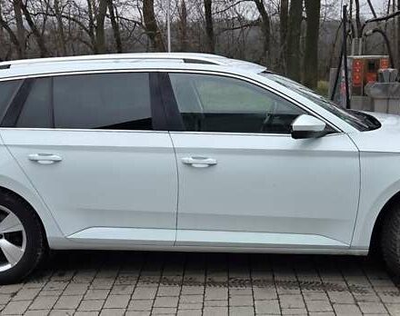 Білий Шкода Суперб, об'ємом двигуна 2 л та пробігом 288 тис. км за 15999 $, фото 8 на Automoto.ua