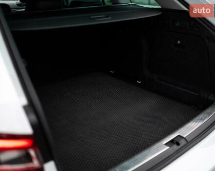 Білий Шкода Суперб, об'ємом двигуна 1.97 л та пробігом 327 тис. км за 17000 $, фото 57 на Automoto.ua