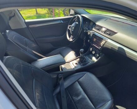 Білий Шкода Суперб, об'ємом двигуна 1.6 л та пробігом 200 тис. км за 12800 $, фото 11 на Automoto.ua