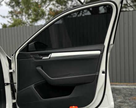 Белый Шкода Суперб, объемом двигателя 1.97 л и пробегом 265 тыс. км за 14999 $, фото 14 на Automoto.ua