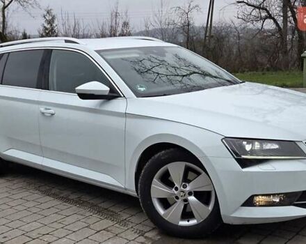 Білий Шкода Суперб, об'ємом двигуна 2 л та пробігом 288 тис. км за 15999 $, фото 5 на Automoto.ua