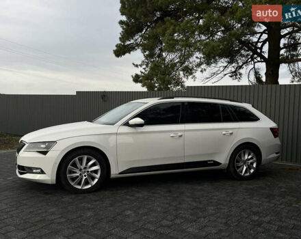 Белый Шкода Суперб, объемом двигателя 1.97 л и пробегом 265 тыс. км за 14999 $, фото 3 на Automoto.ua