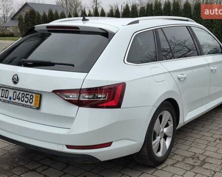 Білий Шкода Суперб, об'ємом двигуна 2 л та пробігом 288 тис. км за 15999 $, фото 54 на Automoto.ua