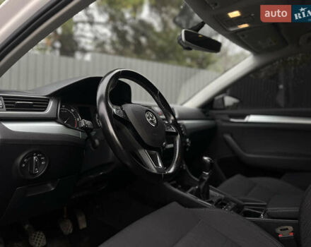 Белый Шкода Суперб, объемом двигателя 1.97 л и пробегом 265 тыс. км за 14999 $, фото 17 на Automoto.ua