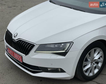 Белый Шкода Суперб, объемом двигателя 2 л и пробегом 254 тыс. км за 15800 $, фото 11 на Automoto.ua