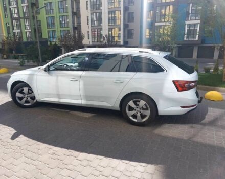 Белый Шкода Суперб, объемом двигателя 1.6 л и пробегом 235 тыс. км за 16000 $, фото 2 на Automoto.ua