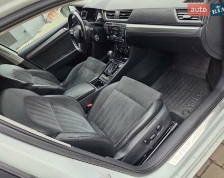 Білий Шкода Суперб, об'ємом двигуна 2 л та пробігом 288 тис. км за 15999 $, фото 20 на Automoto.ua