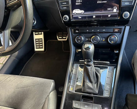 Белый Шкода Суперб, объемом двигателя 1.97 л и пробегом 163 тыс. км за 19500 $, фото 21 на Automoto.ua