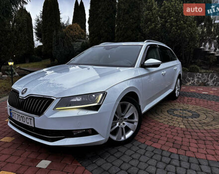 Белый Шкода Суперб, объемом двигателя 2 л и пробегом 250 тыс. км за 13900 $, фото 1 на Automoto.ua