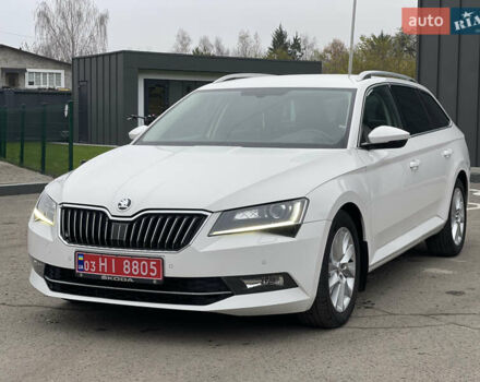 Белый Шкода Суперб, объемом двигателя 2 л и пробегом 254 тыс. км за 15800 $, фото 2 на Automoto.ua