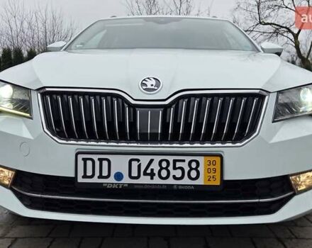 Білий Шкода Суперб, об'ємом двигуна 2 л та пробігом 288 тис. км за 15999 $, фото 3 на Automoto.ua