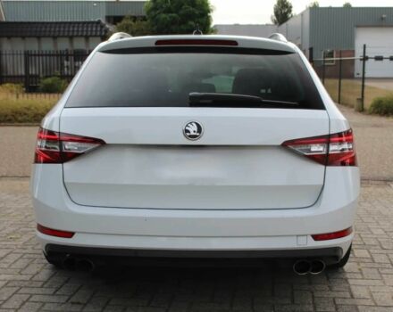 Білий Шкода Суперб, об'ємом двигуна 1.8 л та пробігом 72 тис. км за 7800 $, фото 4 на Automoto.ua