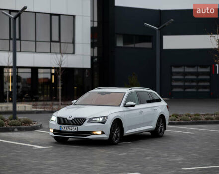 Білий Шкода Суперб, об'ємом двигуна 1.97 л та пробігом 327 тис. км за 17000 $, фото 2 на Automoto.ua