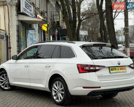 Белый Шкода Суперб, объемом двигателя 2 л и пробегом 269 тыс. км за 15999 $, фото 6 на Automoto.ua