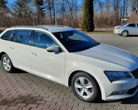 Білий Шкода Суперб, об'ємом двигуна 1.6 л та пробігом 200 тис. км за 12800 $, фото 1 на Automoto.ua