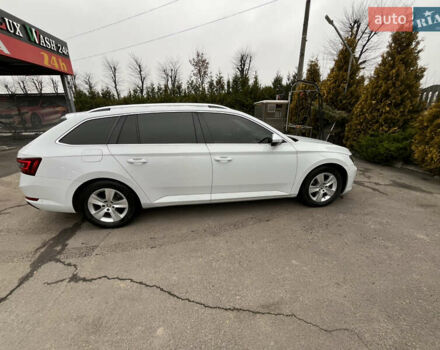 Белый Шкода Суперб, объемом двигателя 1.97 л и пробегом 323 тыс. км за 14500 $, фото 3 на Automoto.ua