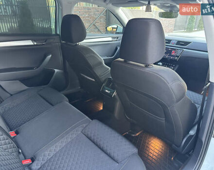 Белый Шкода Суперб, объемом двигателя 1.97 л и пробегом 225 тыс. км за 17800 $, фото 34 на Automoto.ua