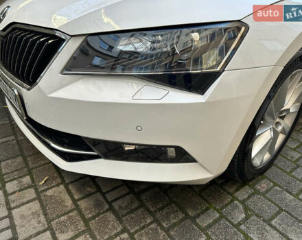 Белый Шкода Суперб, объемом двигателя 1.97 л и пробегом 163 тыс. км за 19500 $, фото 5 на Automoto.ua