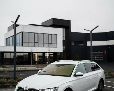 Білий Шкода Суперб, об'ємом двигуна 1.97 л та пробігом 327 тис. км за 17000 $, фото 10 на Automoto.ua