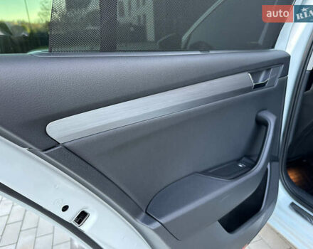 Белый Шкода Суперб, объемом двигателя 1.97 л и пробегом 225 тыс. км за 17800 $, фото 27 на Automoto.ua