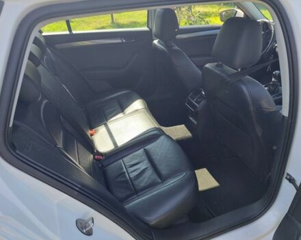 Білий Шкода Суперб, об'ємом двигуна 1.6 л та пробігом 200 тис. км за 12800 $, фото 10 на Automoto.ua