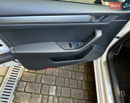 Белый Шкода Суперб, объемом двигателя 1.97 л и пробегом 163 тыс. км за 19500 $, фото 36 на Automoto.ua