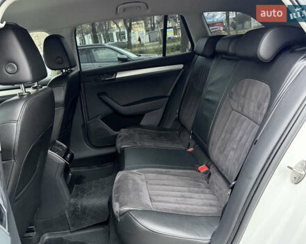 Белый Шкода Суперб, объемом двигателя 2 л и пробегом 269 тыс. км за 15999 $, фото 11 на Automoto.ua