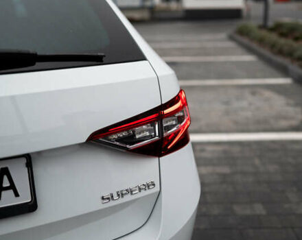 Білий Шкода Суперб, об'ємом двигуна 1.97 л та пробігом 327 тис. км за 17000 $, фото 12 на Automoto.ua