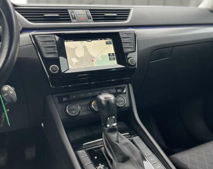 Белый Шкода Суперб, объемом двигателя 2 л и пробегом 254 тыс. км за 15800 $, фото 52 на Automoto.ua