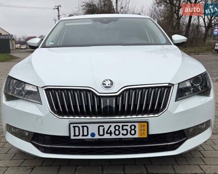 Білий Шкода Суперб, об'ємом двигуна 2 л та пробігом 288 тис. км за 15999 $, фото 47 на Automoto.ua
