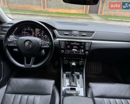 Белый Шкода Суперб, объемом двигателя 1.97 л и пробегом 278 тыс. км за 17000 $, фото 53 на Automoto.ua